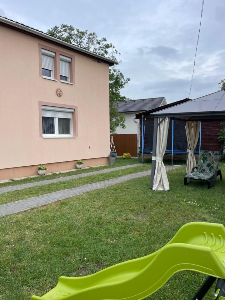 Levendula Vendeghaz Villa Hajdúnánás Buitenkant foto